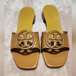 Brandnew Tory Burch camel leather Bombe slides US size 10